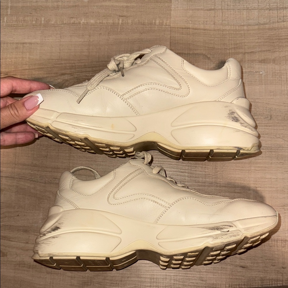 Gucci Men's Off-White Sneakers - Picture 3 of 4